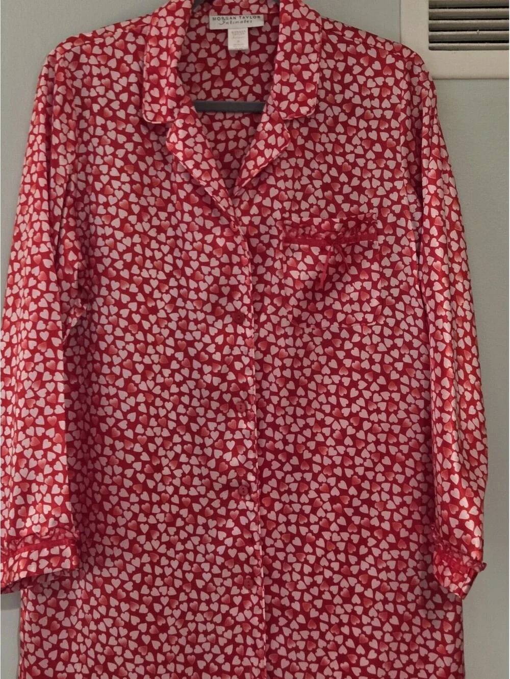 Morgan Taylor Intimates M Red Pink Heart Satin Sleepshirt Button Down Pajama
